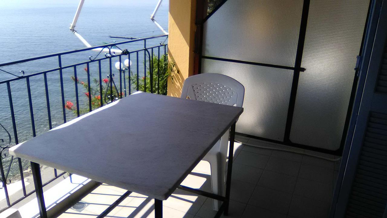 Hotel Victoria 칼라네라 외부 사진